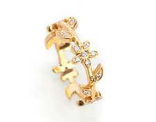 Flower Ring in Gold Julia Failey jewelry